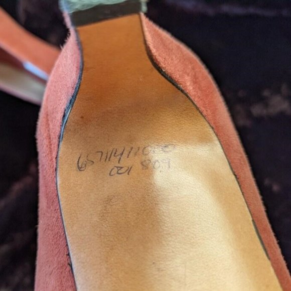 Vintage 1980s Designer Evan-Picone Suede 2-1/4" Heels Pumps, Pewter Accent 7.5 - Picture 10 of 16